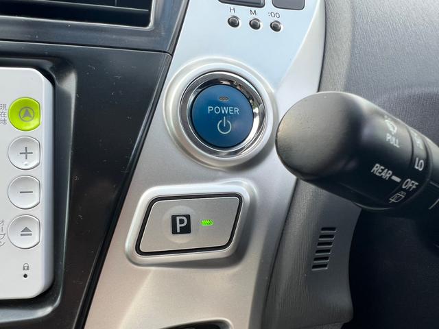 プリウスアルファ Ｓ　バックカメラ　ナビ　ＴＶ　アルミホイール　オートライト　ヘッドライトウォッシャー　スマートキー　電動格納ミラー　ＣＶＴ　盗難防止システム　衝突安全ボディ　ＡＢＳ　エアコン　パワーステアリング（9枚目）