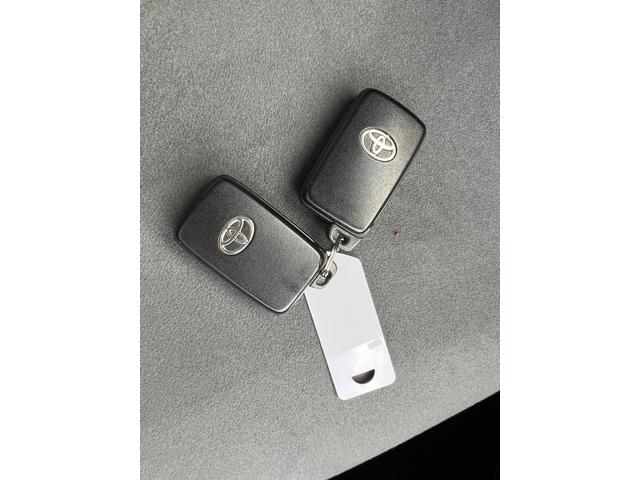 プリウスアルファ Ｓ　バックカメラ　ナビ　ＴＶ　アルミホイール　オートライト　ヘッドライトウォッシャー　スマートキー　電動格納ミラー　ＣＶＴ　盗難防止システム　衝突安全ボディ　ＡＢＳ　エアコン　パワーステアリング（11枚目）