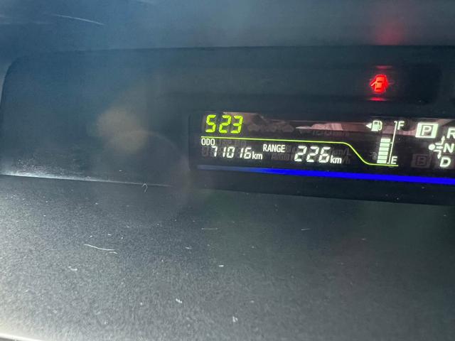 プリウスアルファ Ｓ　バックカメラ　ナビ　ＴＶ　アルミホイール　オートライト　ヘッドライトウォッシャー　スマートキー　電動格納ミラー　ＣＶＴ　盗難防止システム　衝突安全ボディ　ＡＢＳ　エアコン　パワーステアリング（29枚目）