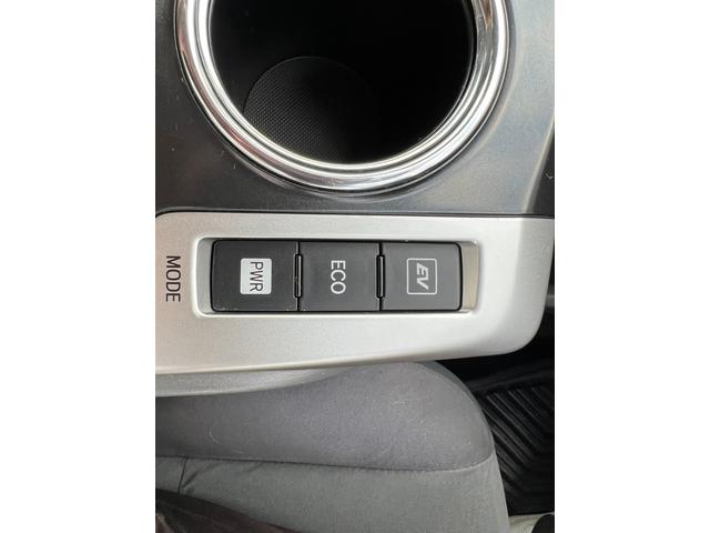 プリウスアルファ Ｓ　バックカメラ　ナビ　ＴＶ　アルミホイール　オートライト　ヘッドライトウォッシャー　スマートキー　電動格納ミラー　ＣＶＴ　盗難防止システム　衝突安全ボディ　ＡＢＳ　エアコン　パワーステアリング（35枚目）