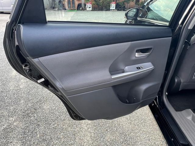 プリウスアルファ Ｓ　バックカメラ　ナビ　ＴＶ　アルミホイール　オートライト　ヘッドライトウォッシャー　スマートキー　電動格納ミラー　ＣＶＴ　盗難防止システム　衝突安全ボディ　ＡＢＳ　エアコン　パワーステアリング（46枚目）