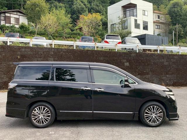 エルグランド ２５０ハイウェイスター　ドライブレコーダー　全周囲カメラ　ナビ　ＴＶ　クリアランスソナー　オートクルーズコントロール　両側電動スライドドア　オートライト　ＬＥＤヘッドランプ　サンルーフ　スマートキー　電動格納ミラー（16枚目）