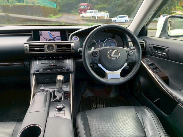 ＩＳ ＩＳ３００ｈ　バージョンＬ　ＥＴＣ　クリアランスソナー　オートクルーズコントロール　バックカメラ　ナビ　ＴＶ　アルミホイール　オートライト　ＬＥＤヘッドランプ　ＣＶＴ　シートヒーター　シートエアコン　スマートキー（2枚目）