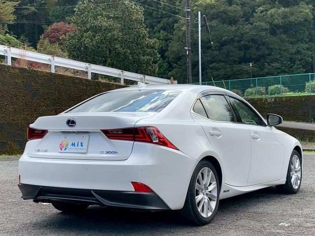 ＩＳ ＩＳ３００ｈ　バージョンＬ　ＥＴＣ　クリアランスソナー　オートクルーズコントロール　バックカメラ　ナビ　ＴＶ　アルミホイール　オートライト　ＬＥＤヘッドランプ　ＣＶＴ　シートヒーター　シートエアコン　スマートキー（17枚目）