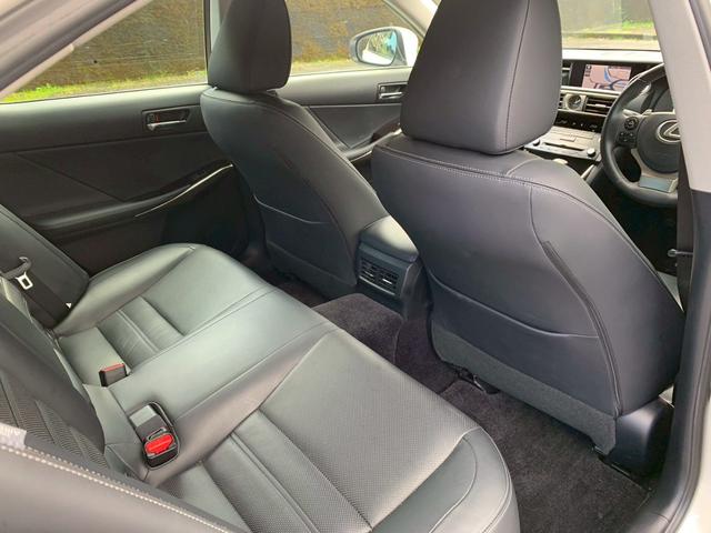 ＩＳ ＩＳ３００ｈ　バージョンＬ　ＥＴＣ　クリアランスソナー　オートクルーズコントロール　バックカメラ　ナビ　ＴＶ　アルミホイール　オートライト　ＬＥＤヘッドランプ　ＣＶＴ　シートヒーター　シートエアコン　スマートキー（55枚目）