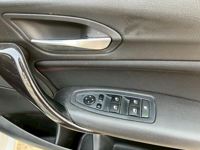 １シリーズ １２０ｉ　スポーツ　ＥＴＣ　バックカメラ　ナビ　クリアランスソナー　アルミホイール　オートライト　ＨＩＤ　パワーシート　ターボ　スマートキー　アイドリングストップ　ＡＴ　盗難防止システム　ＡＢＳ　ＥＳＣ　ＣＤ　エアコン（10枚目）