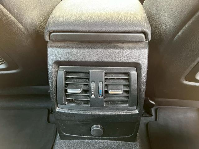 １シリーズ １２０ｉ　スポーツ　ＥＴＣ　バックカメラ　ナビ　クリアランスソナー　アルミホイール　オートライト　ＨＩＤ　パワーシート　ターボ　スマートキー　アイドリングストップ　ＡＴ　盗難防止システム　ＡＢＳ　ＥＳＣ　ＣＤ　エアコン（56枚目）