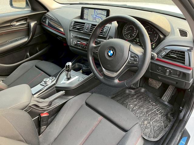 １シリーズ １２０ｉ　スポーツ　ＥＴＣ　バックカメラ　ナビ　クリアランスソナー　アルミホイール　オートライト　ＨＩＤ　パワーシート　ターボ　スマートキー　アイドリングストップ　ＡＴ　盗難防止システム　ＡＢＳ　ＥＳＣ　ＣＤ　エアコン（60枚目）