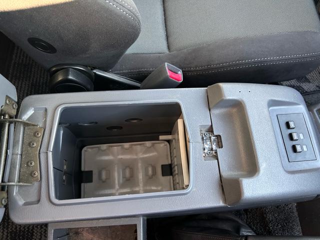 ランドクルーザー80 VXリミテッド 5人乗り 1ナンバー デフロック ムーンルーフ アクセサリーメーター リアエアコン FOXショック(19枚目)