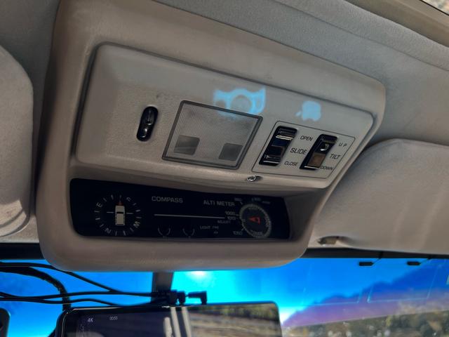 ランドクルーザー80 VXリミテッド 5人乗り 1ナンバー デフロック ムーンルーフ アクセサリーメーター リアエアコン FOXショック(27枚目)