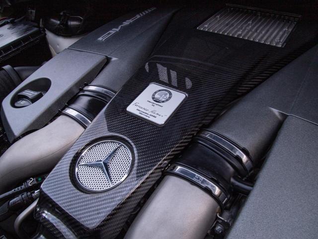 カーボン製エンジンカバー