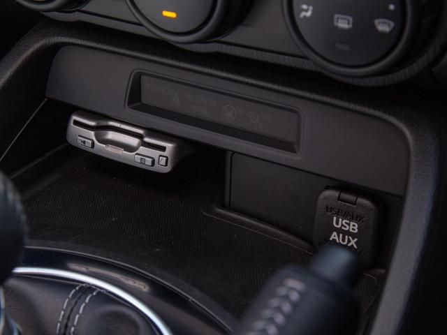 ロードスター 990S 大人ライトカスタム 禁煙車 ドライブレコーダー ETC ミュージックプレイヤー接続可 オートマチックハイビーム 障害物センサー 衝突被害軽減ブレーキ レーンキープアシスト(31枚目)