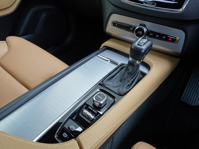 ＸＣ９０ Ｔ５　ＡＷＤ　モーメンタム（16枚目）