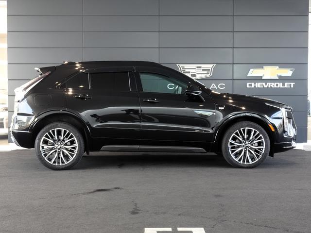 キャデラックＸＴ４ スポーツ　ワンオーナー　４ＷＤ　純正２０インチＡＷ　全周囲カメラ　３３インチディスプレイオーディオ　ＡｐｐｌｅＣａｒｐｌａｙ　Ａｎｄｒｏｉｄａｕｔｏ　アダプティブクルーズコントロール　ステアリングヒーター（5枚目）