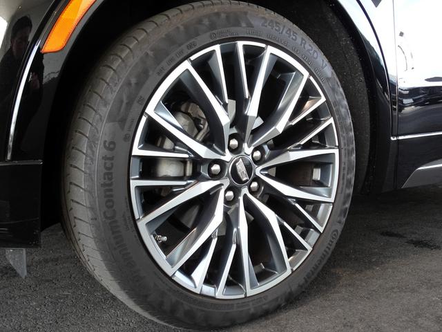 キャデラックＸＴ４ スポーツ　ワンオーナー　４ＷＤ　純正２０インチＡＷ　全周囲カメラ　３３インチディスプレイオーディオ　ＡｐｐｌｅＣａｒｐｌａｙ　Ａｎｄｒｏｉｄａｕｔｏ　アダプティブクルーズコントロール　ステアリングヒーター（7枚目）