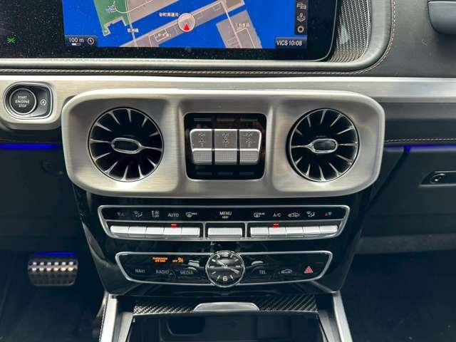 Gクラス G63 マグノヒーローエディション WD 限定車 manufakturプログラムプラス ドライカーボンフェンダー カーボンインテリアPKG カーボンステアリング(11枚目)