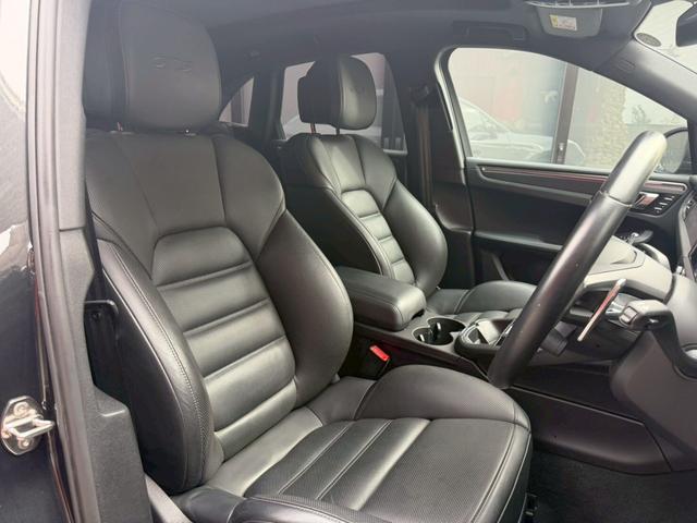 マカン マカンGTS PDK 4WD パノラマSR ターボデザインAW BOSE スポーツクロノPKG スポーツエグゾースト ブラックレザー シートヒーター(10枚目)