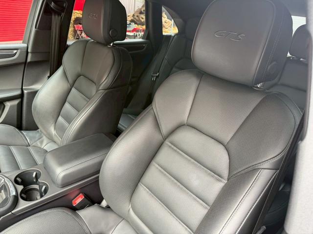 マカン マカンGTS PDK 4WD パノラマSR ターボデザインAW BOSE スポーツクロノPKG スポーツエグゾースト ブラックレザー シートヒーター(14枚目)