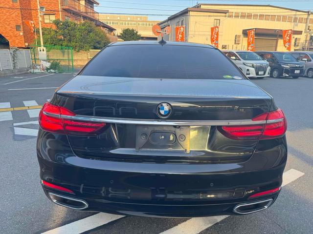 ７シリーズ ７５０Ｌｉ　クリアランスソナー　オートクルーズコントロール　全周囲カメラ　アルミホイール　オートライト　ＡＴ　シートヒーター　シートエアコン　電動格納ミラー　電動リアゲート　ターボ　盗難防止システム　パワーシート（6枚目）