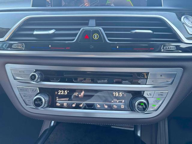 ７シリーズ ７５０Ｌｉ　クリアランスソナー　オートクルーズコントロール　全周囲カメラ　アルミホイール　オートライト　ＡＴ　シートヒーター　シートエアコン　電動格納ミラー　電動リアゲート　ターボ　盗難防止システム　パワーシート（18枚目）
