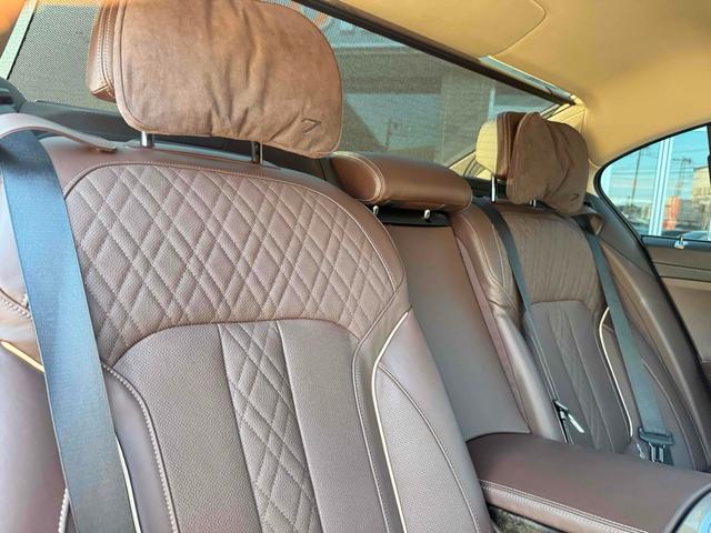 ７シリーズ ７５０Ｌｉ　クリアランスソナー　オートクルーズコントロール　全周囲カメラ　アルミホイール　オートライト　ＡＴ　シートヒーター　シートエアコン　電動格納ミラー　電動リアゲート　ターボ　盗難防止システム　パワーシート（37枚目）