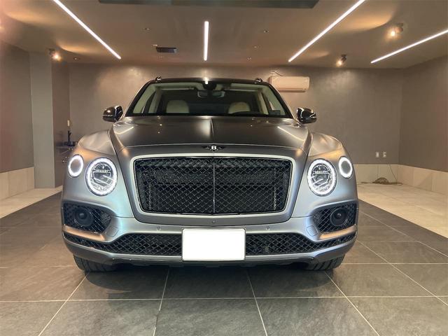 ベンテイガ ベースグレード　ラッピング　マットグレー　ドア内張　６．０ツインターボ　４ＷＤ（3枚目）