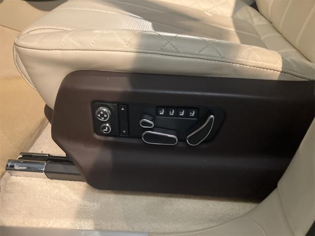 ベンテイガ ベースグレード　ラッピング　マットグレー　ドア内張　６．０ツインターボ　４ＷＤ（24枚目）