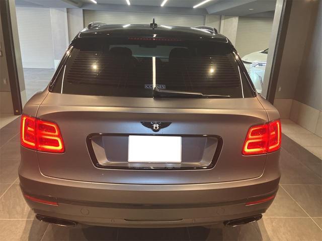 ベンテイガ ベースグレード　ラッピング　マットグレー　ドア内張　６．０ツインターボ　４ＷＤ（25枚目）