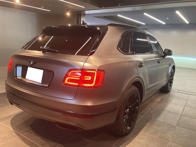 ベンテイガ ベースグレード　ラッピング　マットグレー　ドア内張　６．０ツインターボ　４ＷＤ（27枚目）
