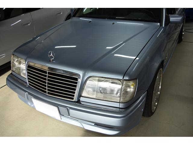 Eクラスステーションワゴン E320ステーションワゴン 正規D車 パールブルー カスタム車両 社外ナビ/地デジ・バックカメラ・ETC(3枚目)