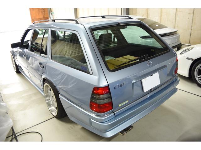 Eクラスステーションワゴン E320ステーションワゴン 正規D車 パールブルー カスタム車両 社外ナビ/地デジ・バックカメラ・ETC(5枚目)