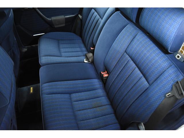 Eクラスステーションワゴン E320ステーションワゴン 正規D車 パールブルー カスタム車両 社外ナビ/地デジ・バックカメラ・ETC(9枚目)