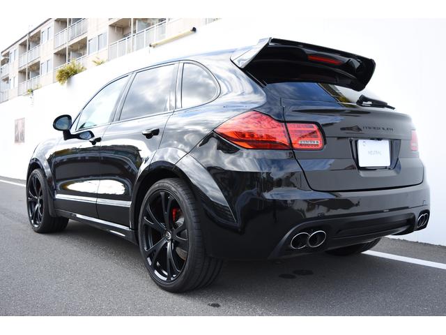 カイエン ターボ　ＴＥＣＨＡＲＴ　ＭＡＧＮＵＭワイドボディ記載変更済み（車幅１９９ｃｍ）　ＦＯＲＧＥＤ２２インチＡＷ　カーボンボンネット（6枚目）