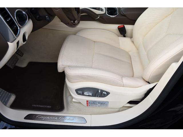 カイエン ターボ　ＴＥＣＨＡＲＴ　ＭＡＧＮＵＭワイドボディ記載変更済み（車幅１９９ｃｍ）　ＦＯＲＧＥＤ２２インチＡＷ　カーボンボンネット（16枚目）