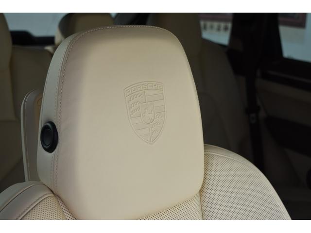 カイエン ターボ　ＴＥＣＨＡＲＴ　ＭＡＧＮＵＭワイドボディ記載変更済み（車幅１９９ｃｍ）　ＦＯＲＧＥＤ２２インチＡＷ　カーボンボンネット（23枚目）