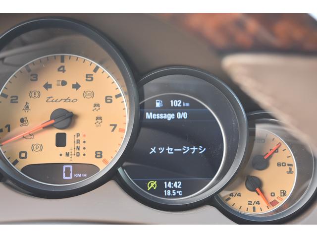 カイエン ターボ　ＴＥＣＨＡＲＴ　ＭＡＧＮＵＭワイドボディ記載変更済み（車幅１９９ｃｍ）　ＦＯＲＧＥＤ２２インチＡＷ　カーボンボンネット（25枚目）