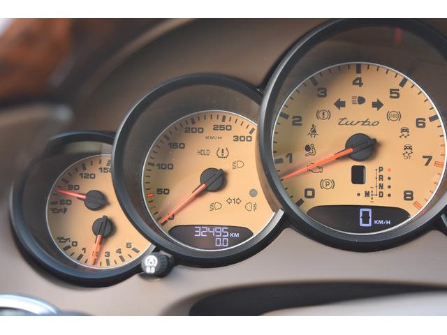 カイエン ターボ　ＴＥＣＨＡＲＴ　ＭＡＧＮＵＭワイドボディ記載変更済み（車幅１９９ｃｍ）　ＦＯＲＧＥＤ２２インチＡＷ　カーボンボンネット（26枚目）