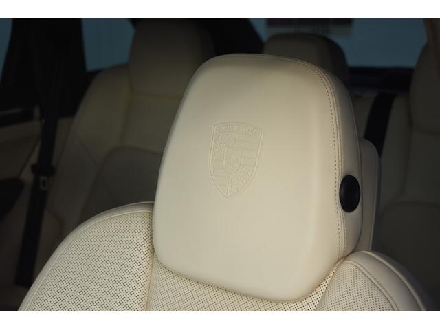 カイエン ターボ　ＴＥＣＨＡＲＴ　ＭＡＧＮＵＭワイドボディ記載変更済み（車幅１９９ｃｍ）　ＦＯＲＧＥＤ２２インチＡＷ　カーボンボンネット（43枚目）