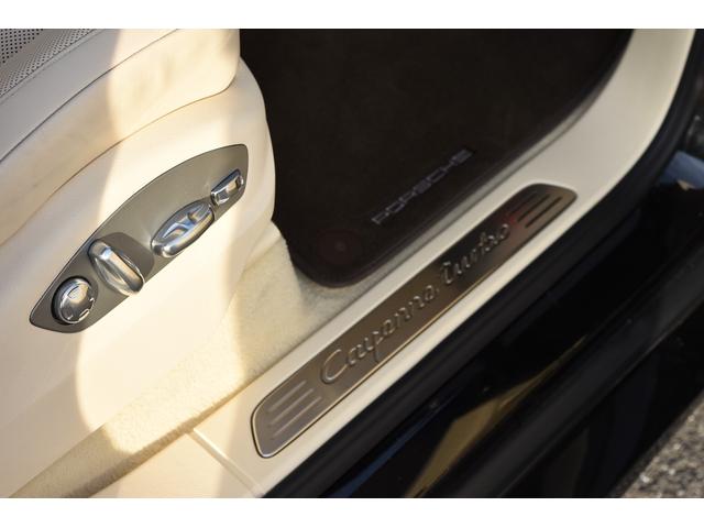 カイエン ターボ　ＴＥＣＨＡＲＴ　ＭＡＧＮＵＭワイドボディ記載変更済み（車幅１９９ｃｍ）　ＦＯＲＧＥＤ２２インチＡＷ　カーボンボンネット（64枚目）