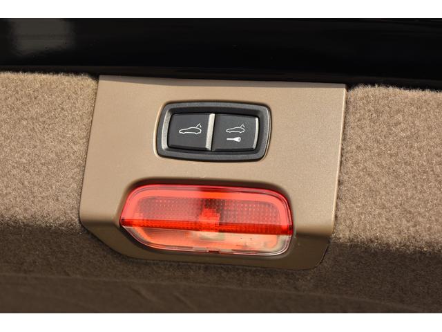 カイエン ターボ　ＴＥＣＨＡＲＴ　ＭＡＧＮＵＭワイドボディ記載変更済み（車幅１９９ｃｍ）　ＦＯＲＧＥＤ２２インチＡＷ　カーボンボンネット（71枚目）