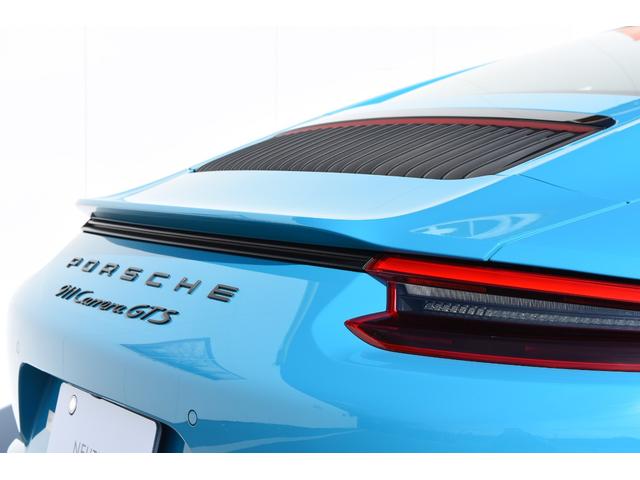 �n�o�F�X�|�[�c�f�U�C���o�j�f�@�_�b�N�e�[�����ɂȂ��Ă��܂��B