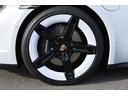 タイカン パフォーマンスバッテリープラス 正規ディーラー車 パフォーマンスバッテリープラス 4+1シート アイスグレーメタリック OP255+プレミアムコーティング・前後ドラレコOP20 新車保証継承可 取扱説明書 保証書 スペアキー(9枚目)