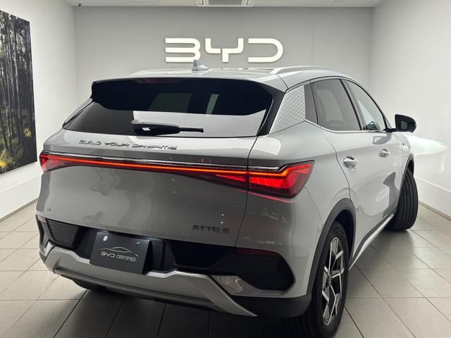 ＡＴＴＯ　３ ベースグレード　アクティブクルーズコントロール　回転式タッチパネル式ナビゲーション　サラウンドビューカメラ　レザーパワーシート　純正１８インチアルミ　デジタルミラー型ドライブレコーダー　ＥＴＣ　ＬＥＤヘッドライト（2枚目）