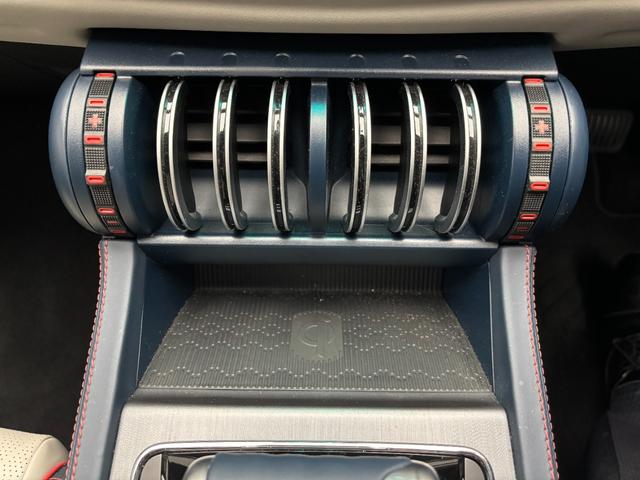 ＡＴＴＯ　３ ベースグレード　アクティブクルーズコントロール　回転式タッチパネル式ナビゲーション　サラウンドビューカメラ　レザーパワーシート　純正１８インチアルミ　デジタルミラー型ドライブレコーダー　ＥＴＣ　ＬＥＤヘッドライト（11枚目）