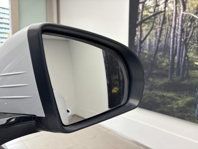 ＡＴＴＯ　３ ベースグレード　アクティブクルーズコントロール　回転式タッチパネル式ナビゲーション　サラウンドビューカメラ　レザーパワーシート　純正１８インチアルミ　デジタルミラー型ドライブレコーダー　ＥＴＣ　ＬＥＤヘッドライト（16枚目）