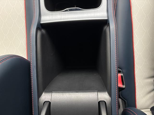 ＡＴＴＯ　３ ベースグレード　アクティブクルーズコントロール　回転式タッチパネル式ナビゲーション　サラウンドビューカメラ　レザーパワーシート　純正１８インチアルミ　デジタルミラー型ドライブレコーダー　ＥＴＣ　ＬＥＤヘッドライト（27枚目）