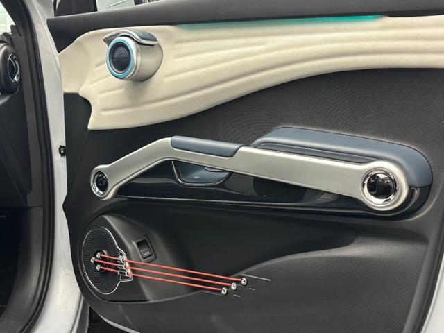 ＡＴＴＯ　３ ベースグレード　アクティブクルーズコントロール　回転式タッチパネル式ナビゲーション　サラウンドビューカメラ　レザーパワーシート　純正１８インチアルミ　デジタルミラー型ドライブレコーダー　ＥＴＣ　ＬＥＤヘッドライト（28枚目）