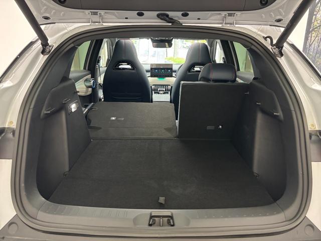 ＡＴＴＯ　３ ベースグレード　アクティブクルーズコントロール　回転式タッチパネル式ナビゲーション　サラウンドビューカメラ　レザーパワーシート　純正１８インチアルミ　デジタルミラー型ドライブレコーダー　ＥＴＣ　ＬＥＤヘッドライト（35枚目）