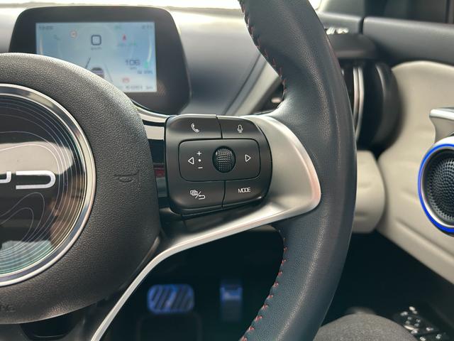 ＡＴＴＯ　３ ベースグレード　アクティブクルーズコントロール　回転式タッチパネル式ナビゲーション　サラウンドビューカメラ　レザーパワーシート　純正１８インチアルミ　デジタルミラー型ドライブレコーダー　ＥＴＣ　ＬＥＤヘッドライト（22枚目）