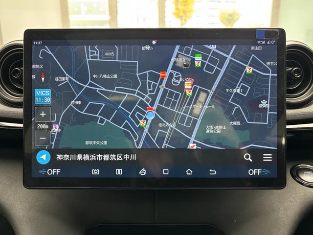 ドルフィン ロングレンジ　回転式モニター　ガラスルーフ　レザーシート　シートヒーター　アクティブクルーズコントロール　ブラインドスポットアシスト　ＬＥＤヘッドライト　幼児置き去り検知システム　ペダル踏み間違い時加速抑制装置（10枚目）